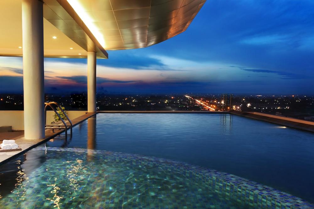 Swiss-Belinn SKA Pekanbaru Exterior foto